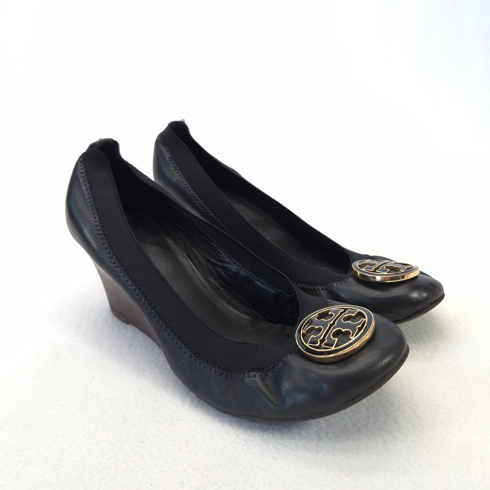 Tory Burch Sally Wedge Black Leather Gold Logo Medallion Pumps Heels 8.5